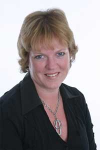 Dr Caron Fraser-Wood - Associate Dr Caron Fraser-Wood - Associate
